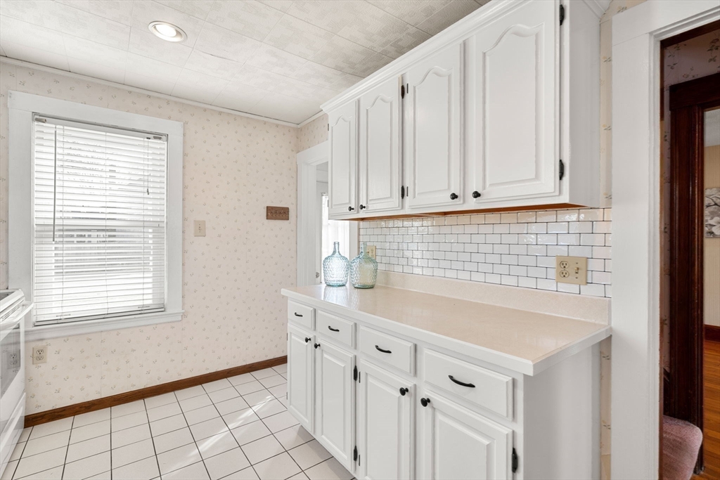 96 Spring Street Stoneham, MA 02180 - Photo 4 of 34 Gallery Image 4