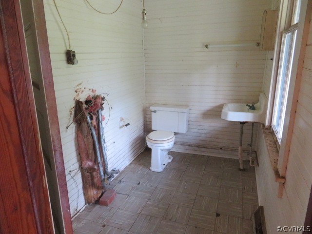 12700 Nash Road Chesterfield, VA 23838 - Photo 47 of 50 a bathroom with a toilet and a sink