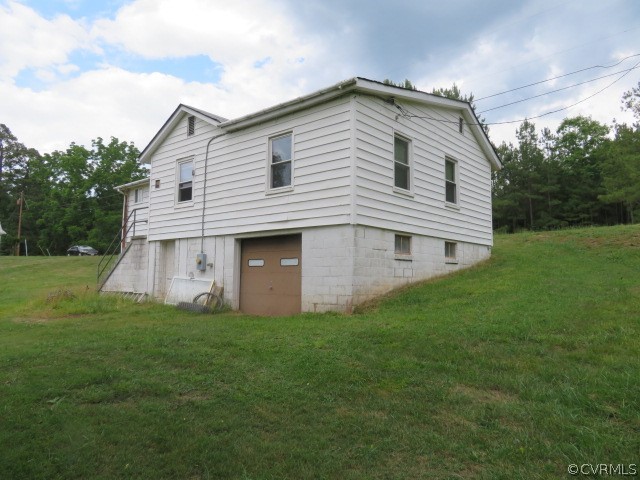12700 Nash Road Chesterfield, VA 23838 - Photo 5 of 50 a front view of house with yard and green space
