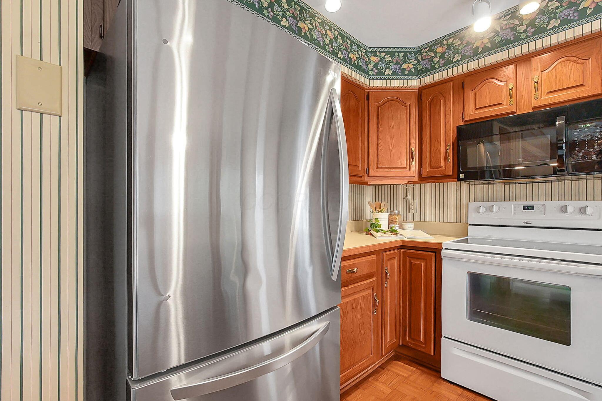 6885 Ravine Circle Columbus, OH 43085 - Photo 12 of 34 Kitchen