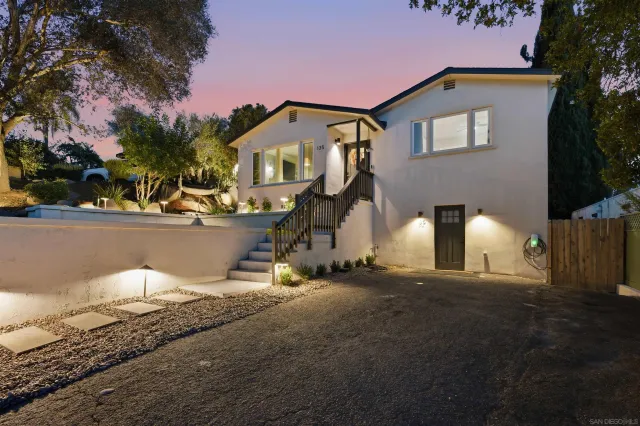 $900,000 | 135 East 10th Avenue, Escondido, CA 92025