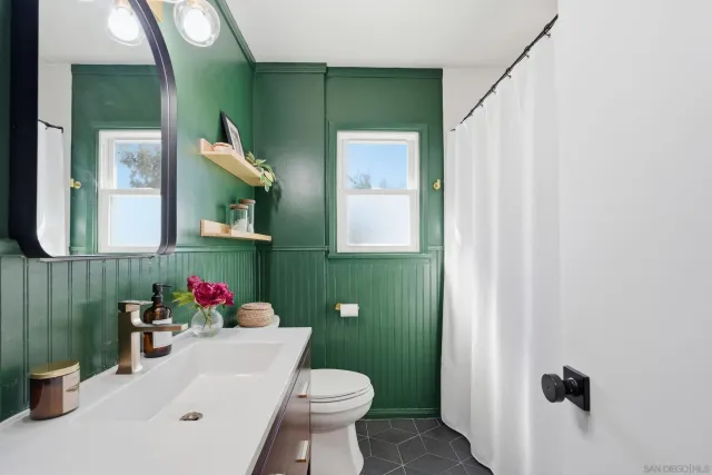 $900,000 | 135 East 10th Avenue, Escondido, CA 92025