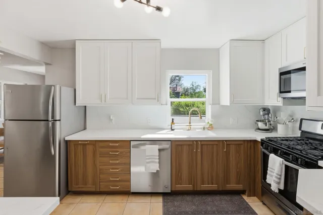 $900,000 | 135 East 10th Avenue, Escondido, CA 92025