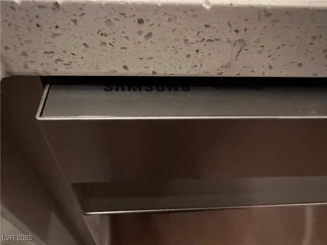 $1,500 | 350 East Desert Inn Road, Unit D102, Las Vegas, NV 89109