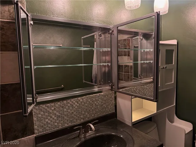 $1,500 | 350 East Desert Inn Road, Unit D102, Las Vegas, NV 89109