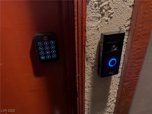 $1,500 | 350 East Desert Inn Road, Unit D102, Las Vegas, NV 89109