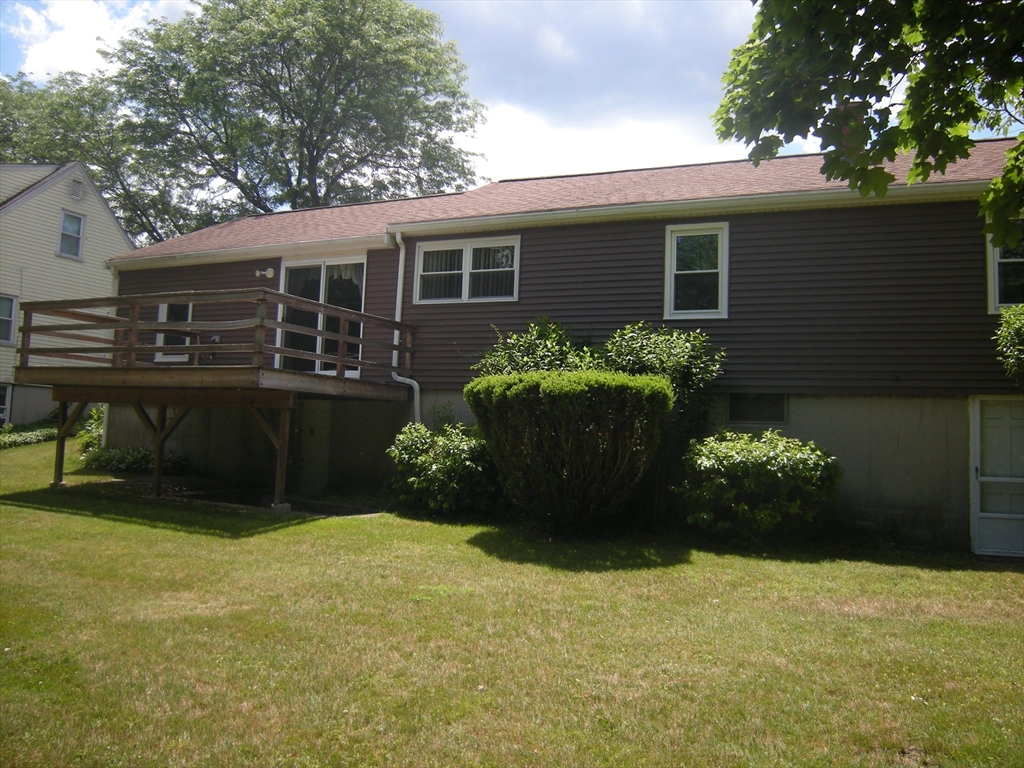 20 Curtis Road Canton, MA 02021 - Photo 2 of 16
