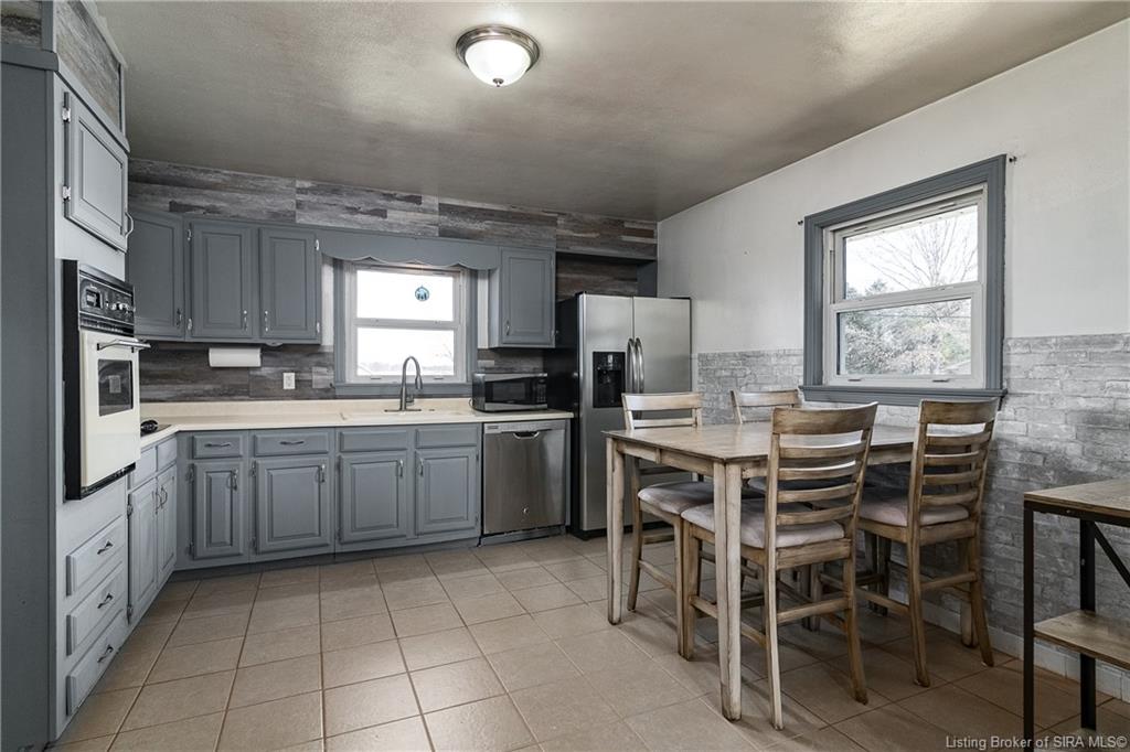 6651 Stiller Road Floyds Knobs, IN 47119 - Photo 8 of 27 Gallery Image 8