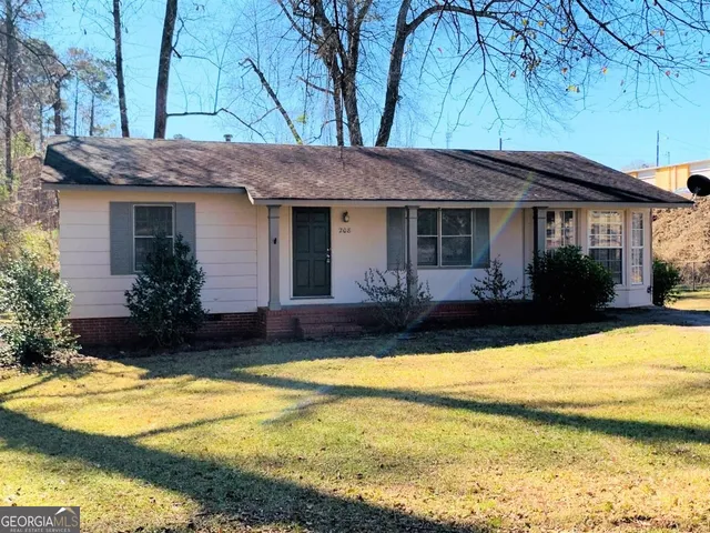 $1,495 | 208 Laurel Lane, LaGrange, GA 30241