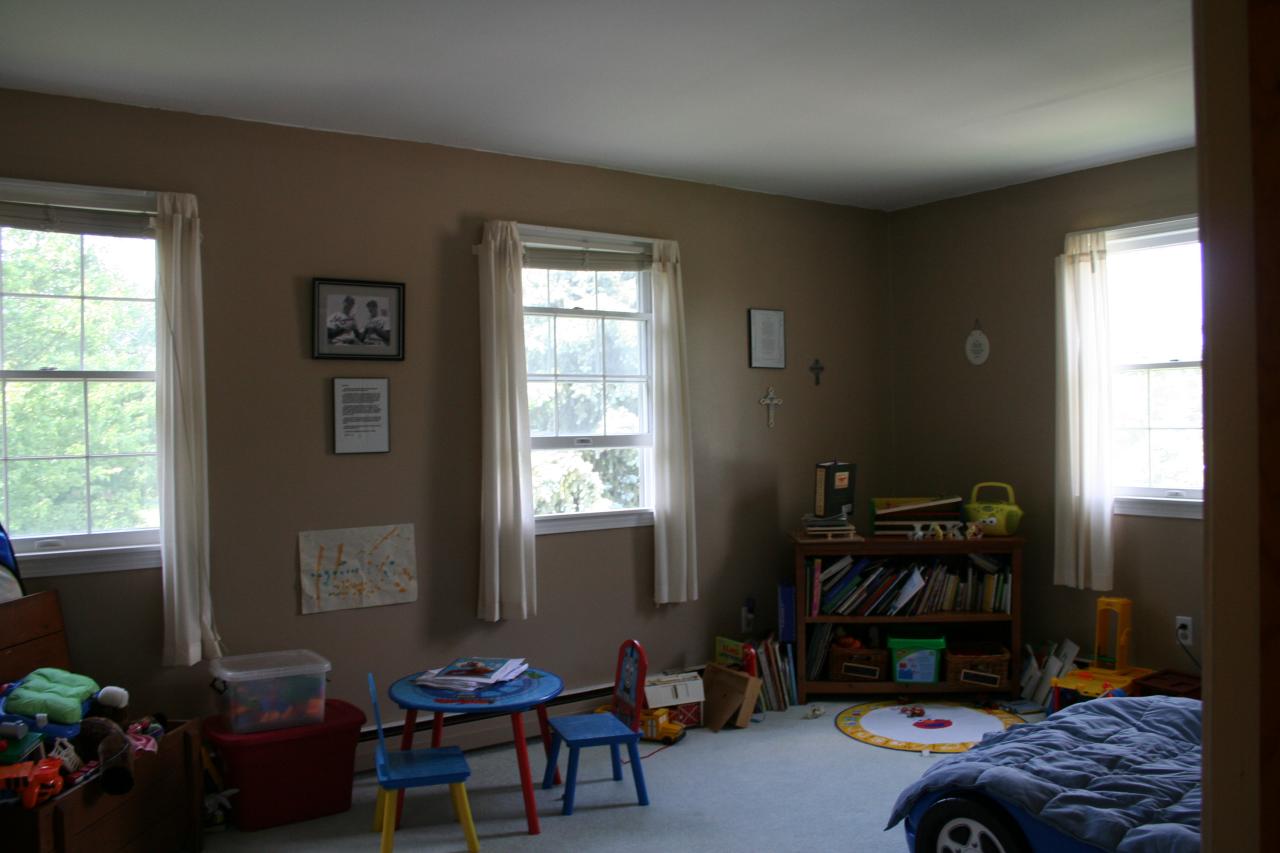 93 Winesap Road Pittsfield, MA 01201 - Photo 4 of 9 Child's Room