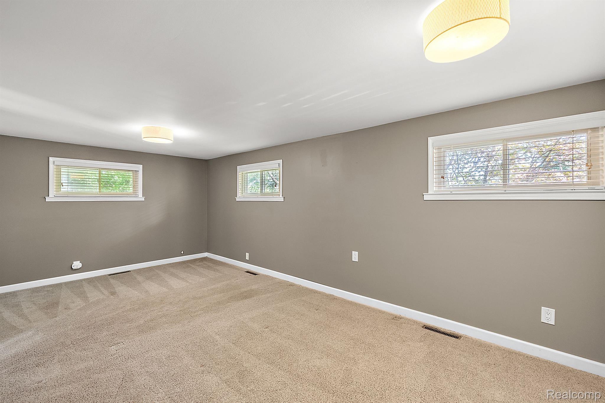 2088 Burdic Street Troy, MI 48085 - Photo 23 of 39