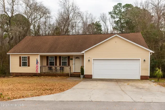 $290,000 | 206 Hominy Court, Hubert, NC 28539