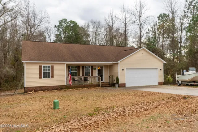 $290,000 | 206 Hominy Court, Hubert, NC 28539