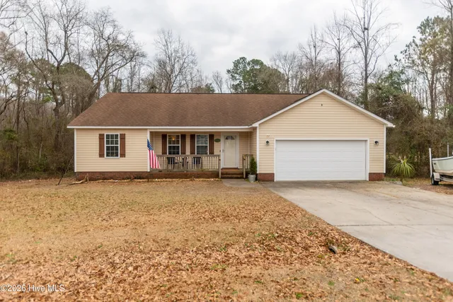 $290,000 | 206 Hominy Court, Hubert, NC 28539