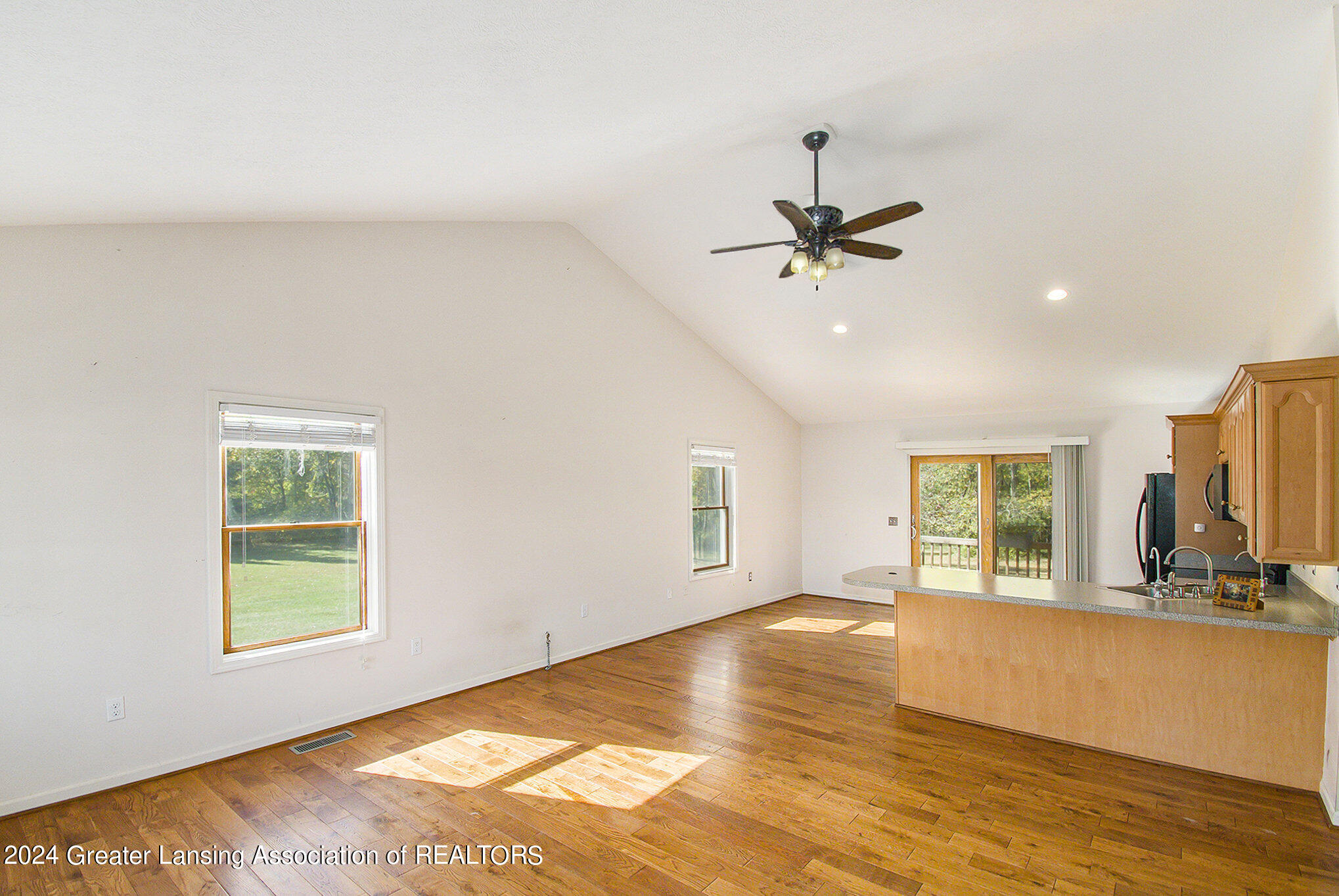 7789 Williams Road Lansing, MI 48911 - Photo 4 of 36 004_ndp3906