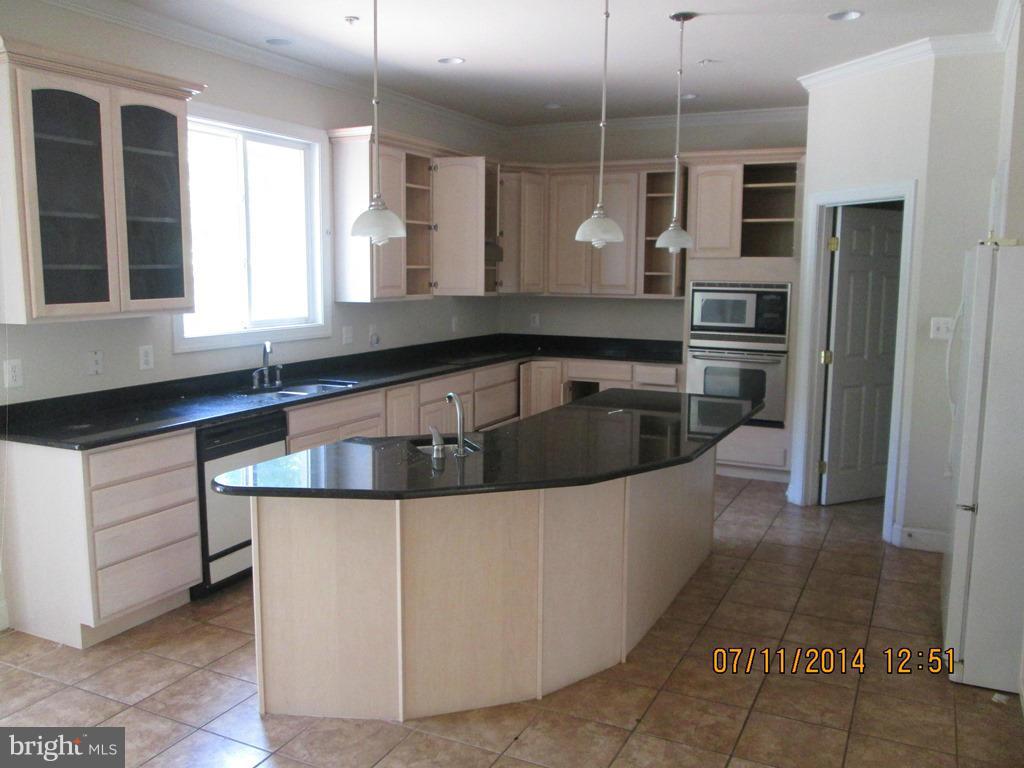 11340 Cross Rd Trail Brandywine, MD 20613 - Photo 5 of 25 Kitchen