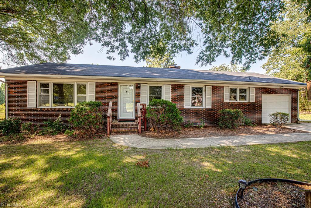716 Midway School Road Lexington, NC 27295 - Photo 4 of 45 Gallery Image 4