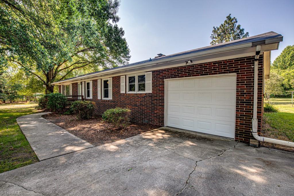 716 Midway School Road Lexington, NC 27295 - Photo 7 of 45 Gallery Image 7