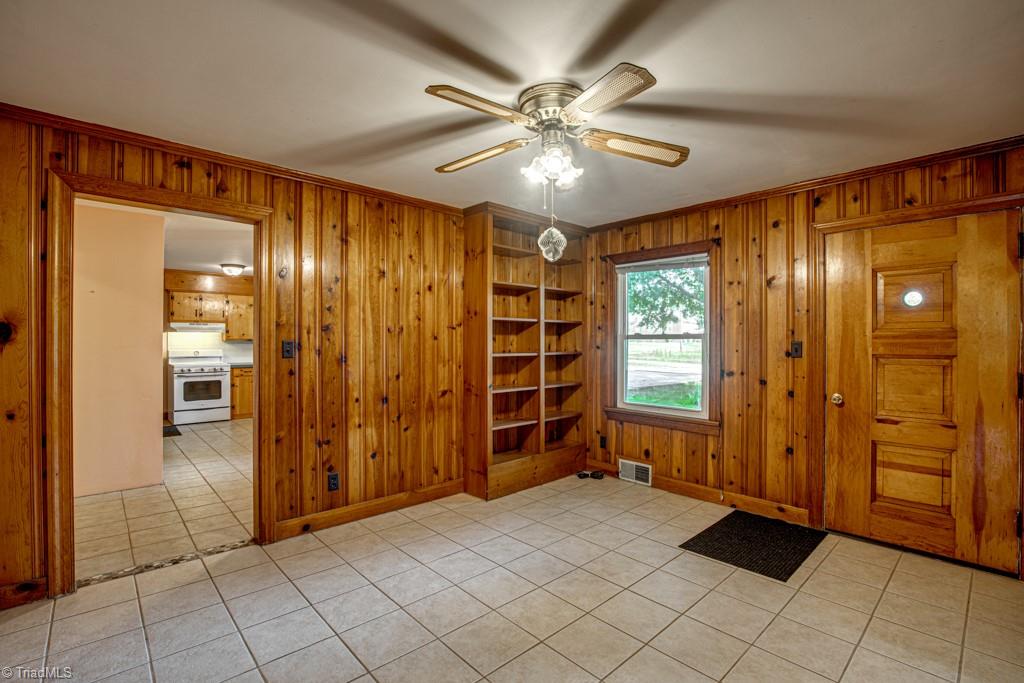 716 Midway School Road Lexington, NC 27295 - Photo 10 of 45 Gallery Image 10