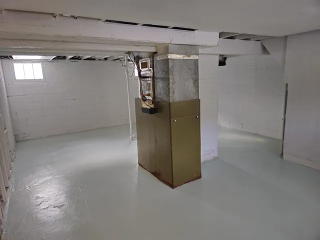 a view of a walk in closet