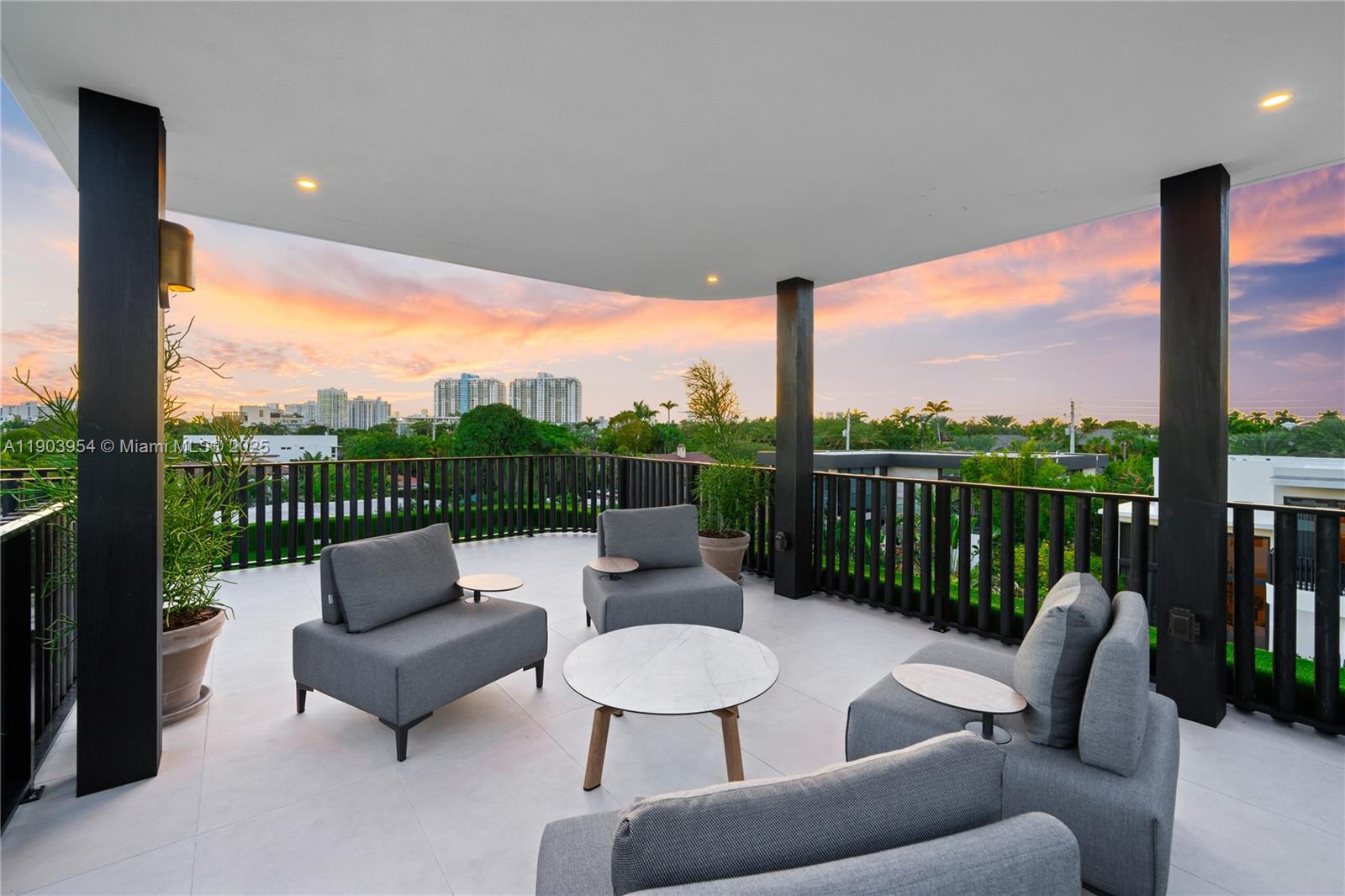 2053 North Bay Road Miami Beach, FL 33140 - Photo 18 of 99 Rooftop