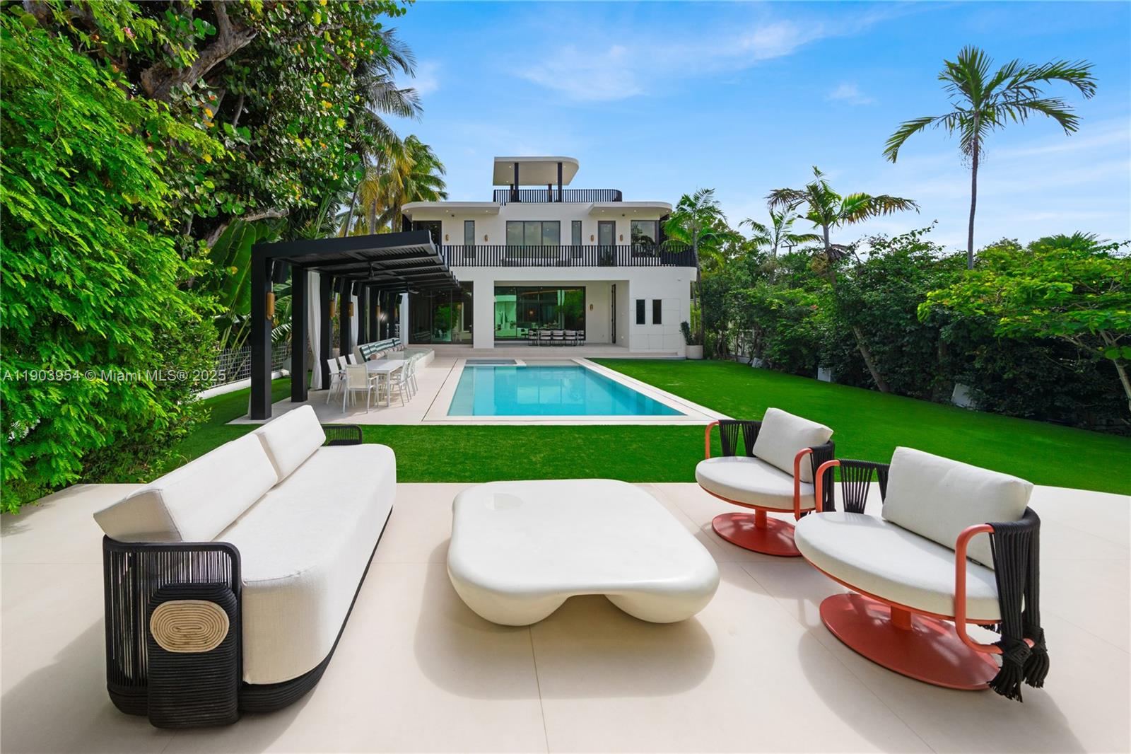 2053 North Bay Road Miami Beach, FL 33140 - Photo 3 of 99