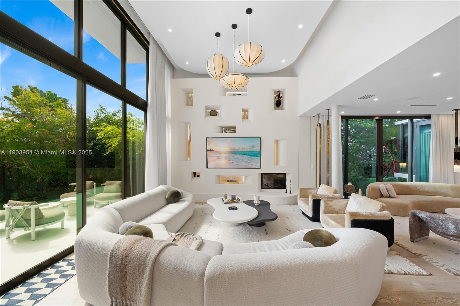 2053 North Bay Road Miami Beach, FL 33140 - Photo 4 of 99