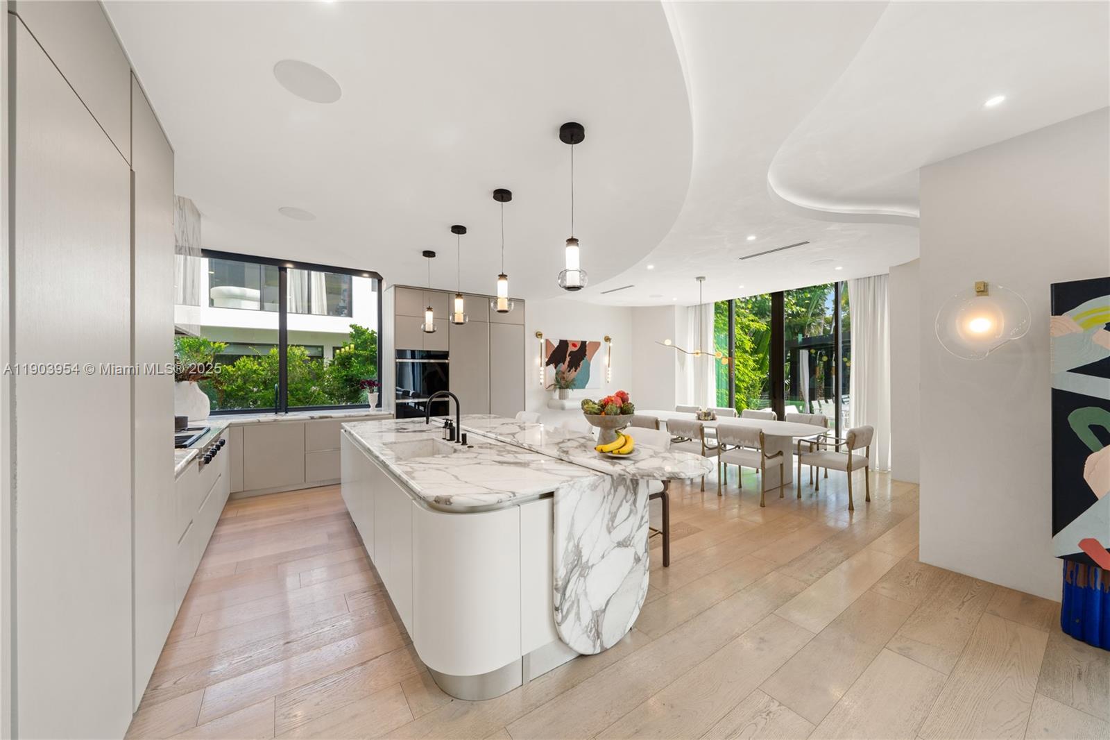 2053 North Bay Road Miami Beach, FL 33140 - Photo 6 of 99