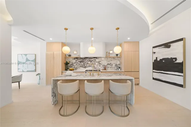 $26,500,000 | 2053 North Bay Road, Miami Beach, FL 33140