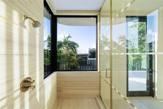 $26,500,000 | 2053 North Bay Road, Miami Beach, FL 33140