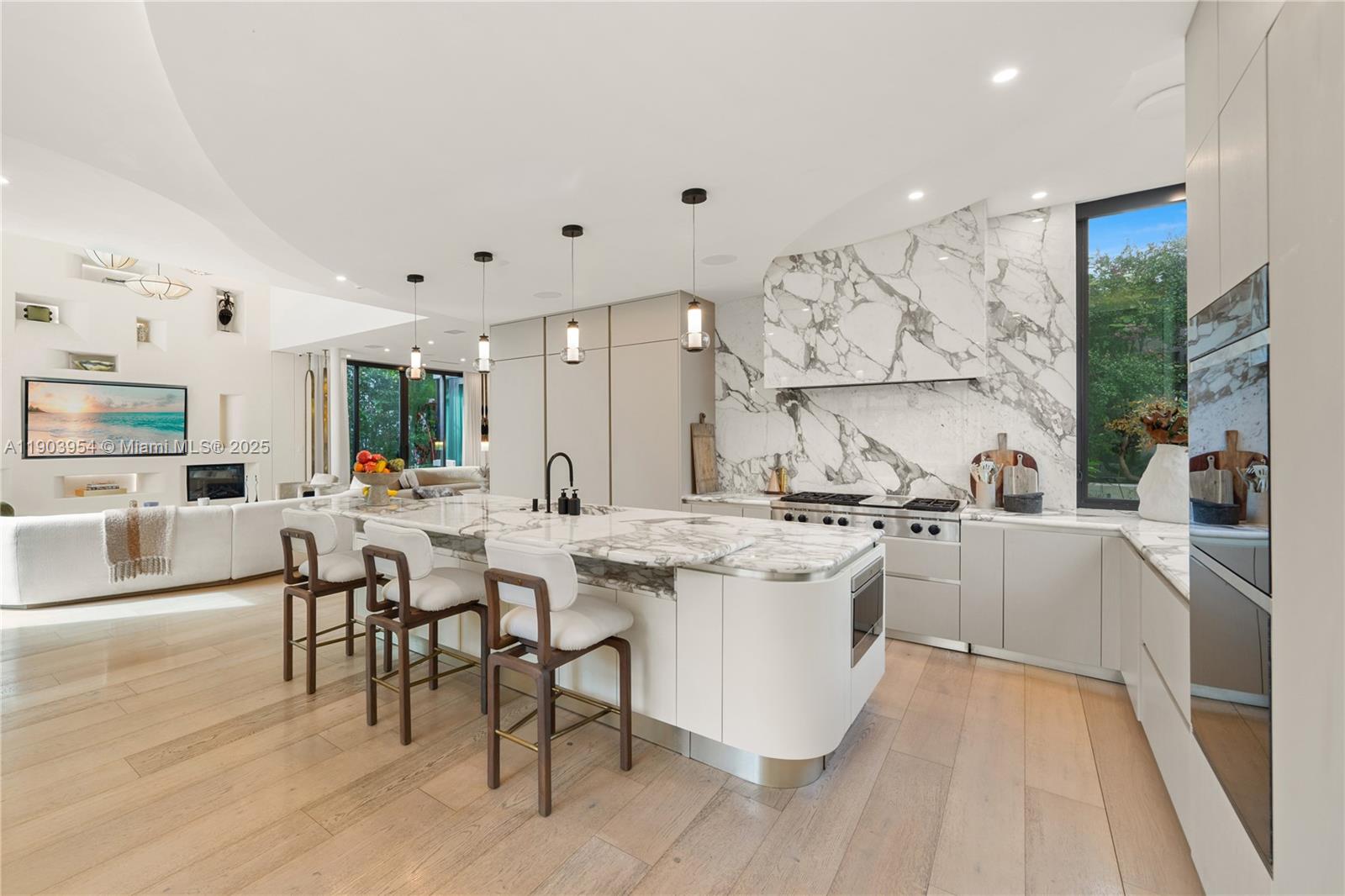 2053 North Bay Road Miami Beach, FL 33140 - Photo 8 of 99