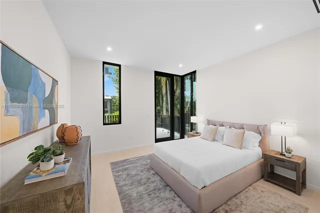 $26,500,000 | 2053 North Bay Road, Miami Beach, FL 33140