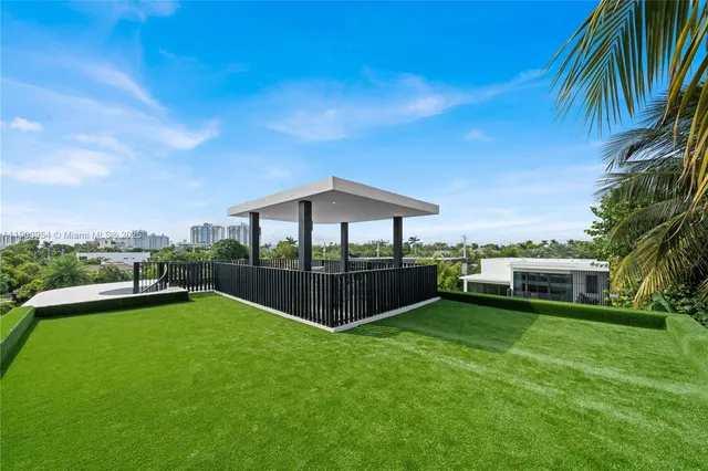 $26,500,000 | 2053 North Bay Road, Miami Beach, FL 33140