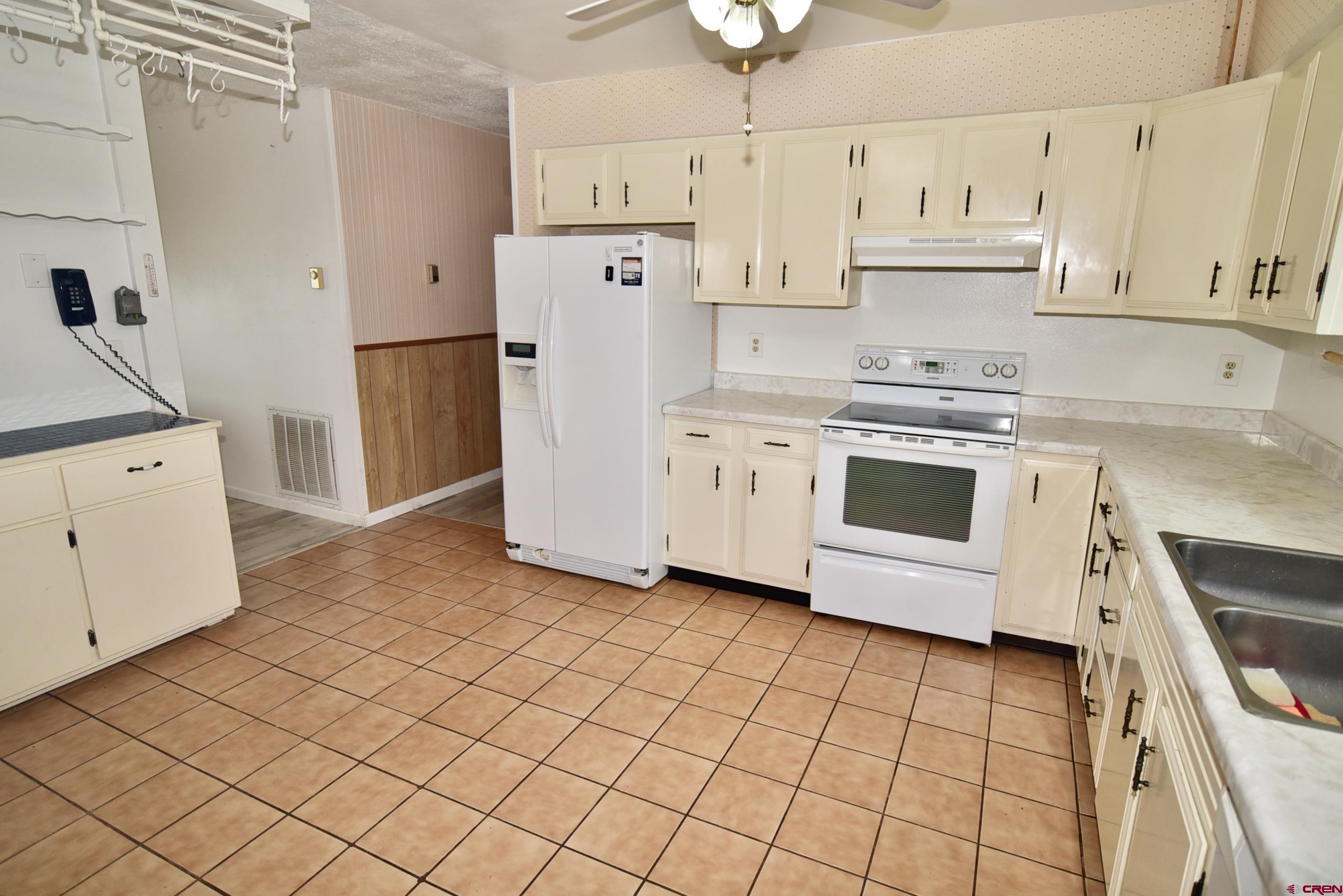 13169 Hillcrest Road Eckert, CO 81418 - Photo 2 of 28 Gallery Image 2