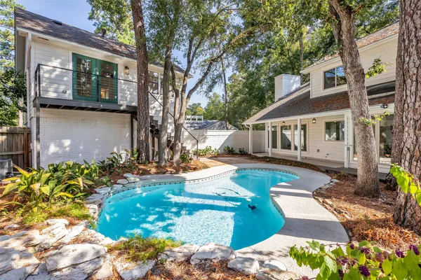 $799,000 | 4 North Autumnwood Way, The Woodlands, TX 77380