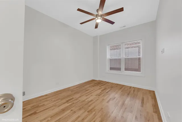 $2,600 | 6711 South Paxton Avenue, Unit 1, Chicago, IL 60649