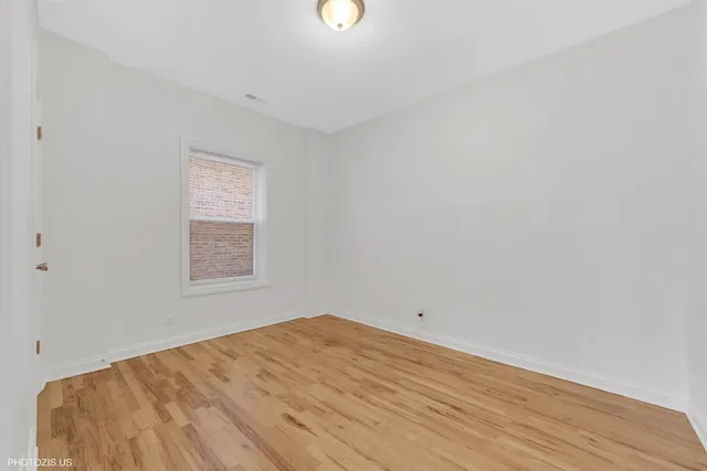 $2,600 | 6711 South Paxton Avenue, Unit 1, Chicago, IL 60649