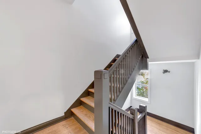 $2,600 | 6711 South Paxton Avenue, Unit 1, Chicago, IL 60649