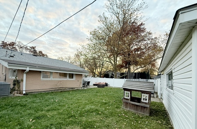 7020 West Wright Terrace Niles, IL 60714 - Photo 4 of 25