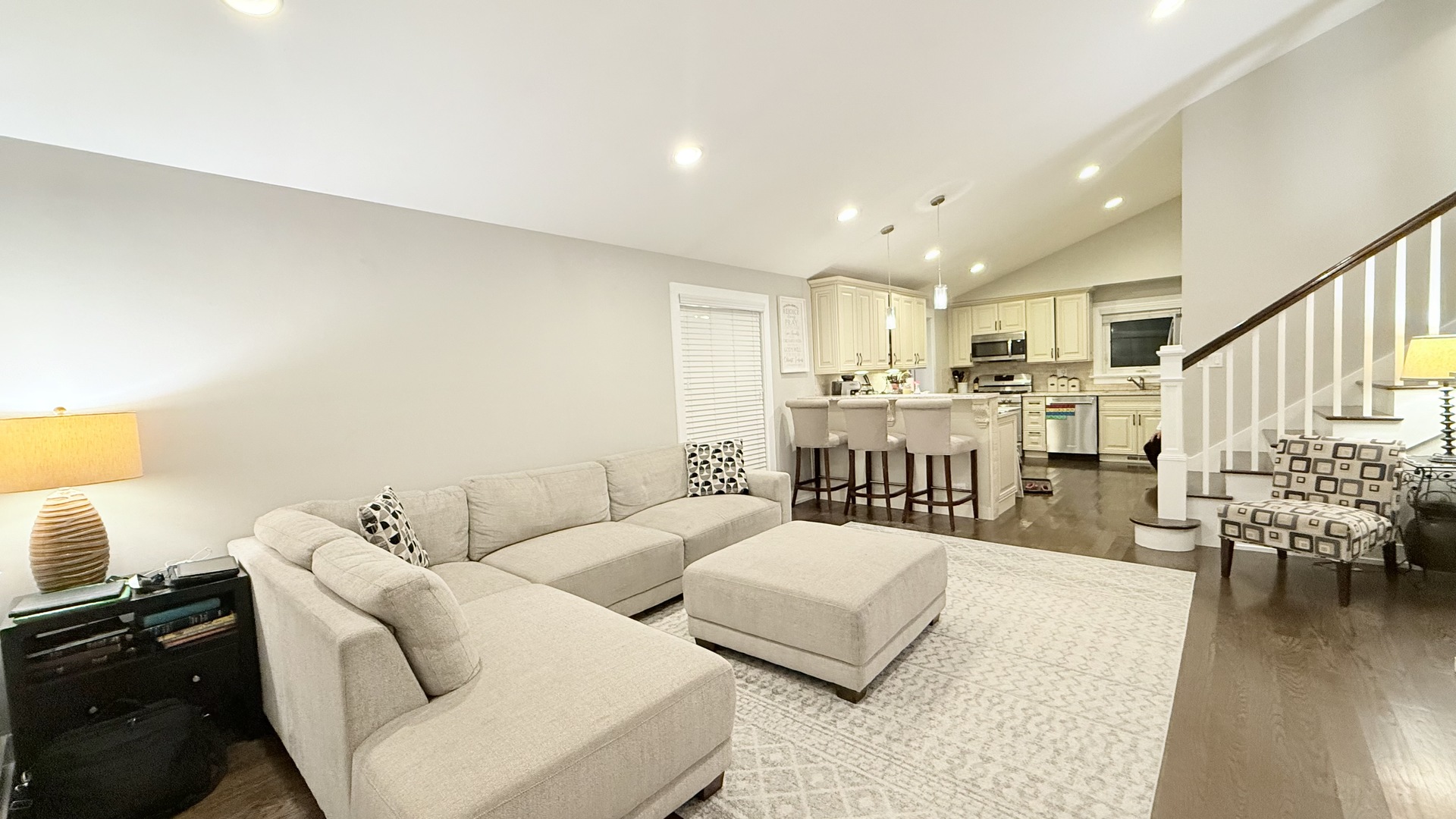 7020 West Wright Terrace Niles, IL 60714 - Photo 5 of 25