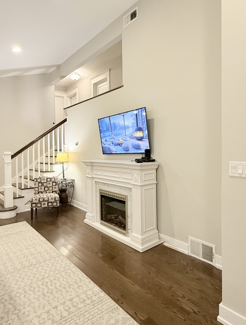 7020 West Wright Terrace Niles, IL 60714 - Photo 6 of 25