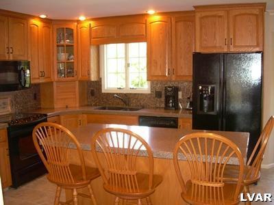 4624 Fairway Road Bethlehem, PA 18020 - Photo 4 of 7 Gallery Image 4