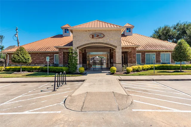 $344,900 | 9331 Stoneridge Canyon Lane, Houston, TX 77089