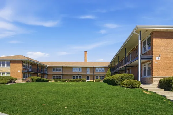 $172,900 | 7268 West Thorndale Avenue, Unit 4B, Chicago, IL 60631