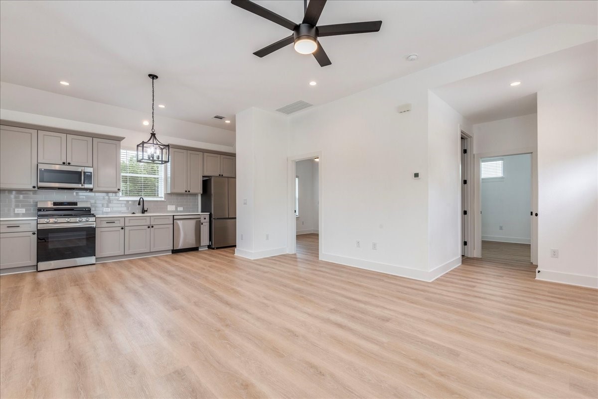 525 South Main Street Kyle, TX 78640 - Photo 4 of 25