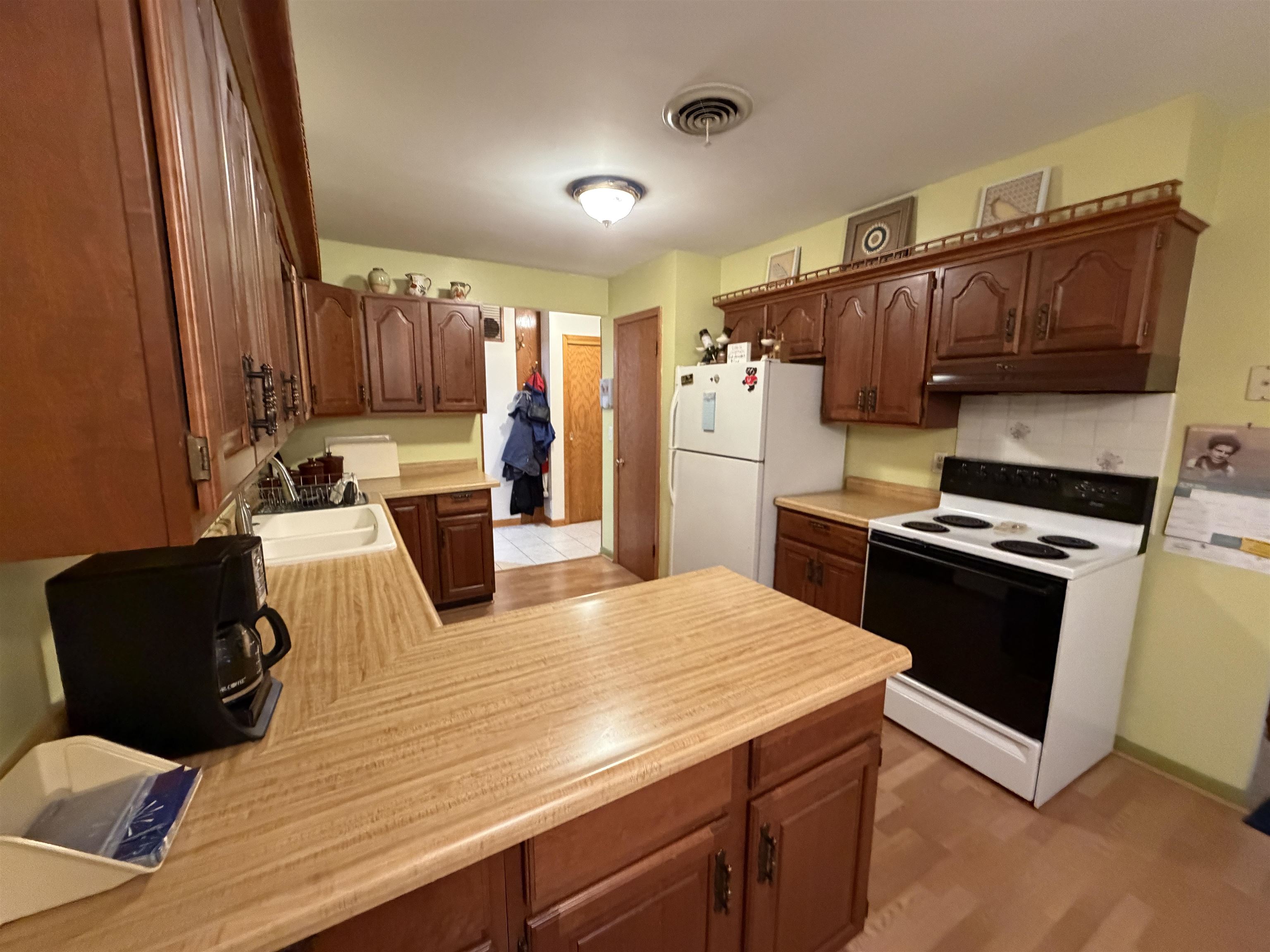 3414 Ruger Avenue Janesville, WI 53546 - Photo 9 of 33