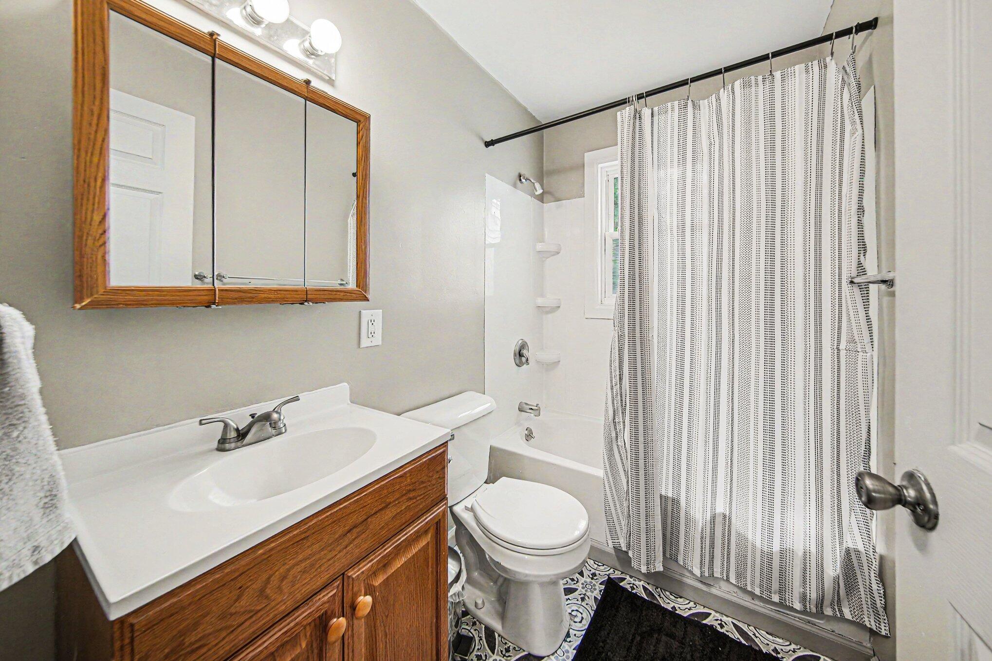 853 Addison Street Adrian, MI 49221 - Photo 22 of 30 023_dscf5606_993