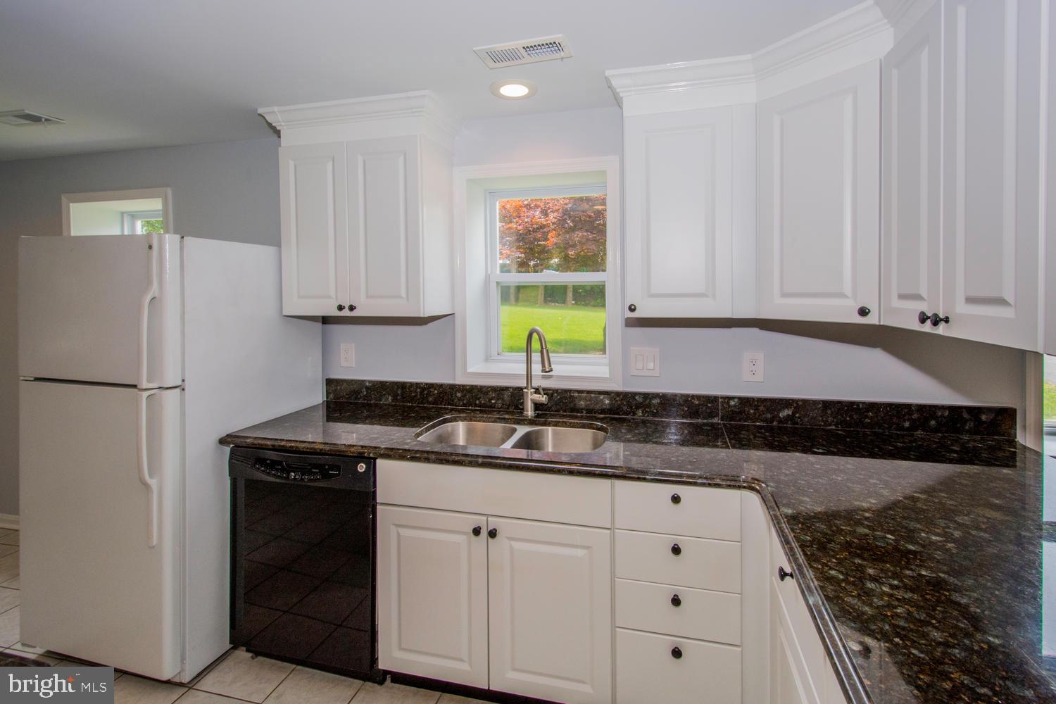 6034 Bartonsville Road Frederick, MD 21704 - Photo 4 of 56 Kitchen