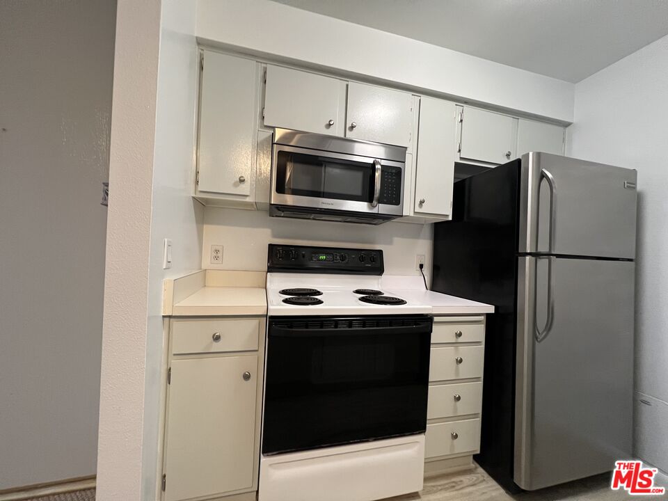 1115 Raintree Circle Culver City, CA 90230 - Photo 13 of 32