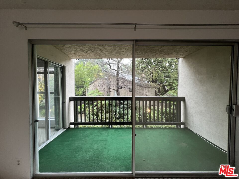 1115 Raintree Circle Culver City, CA 90230 - Photo 16 of 32